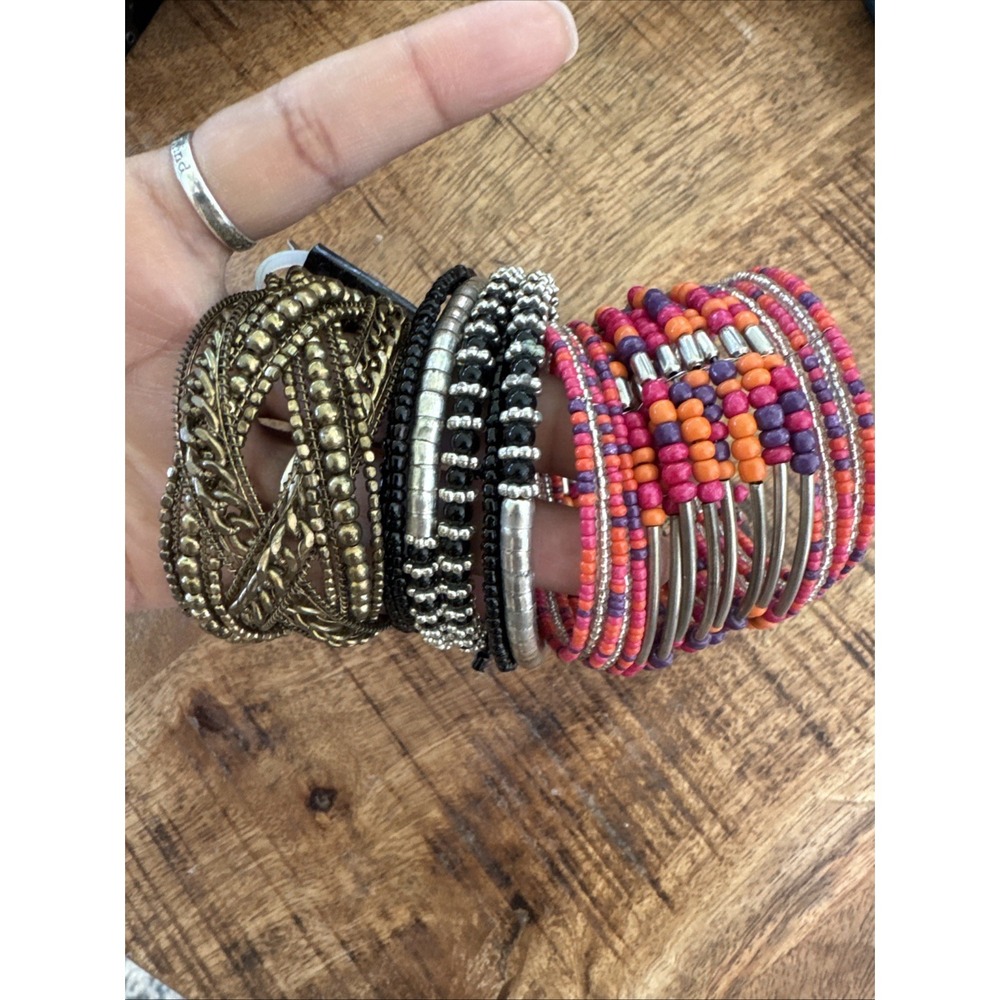 Bracelets‎ 3 Pcs Coil Easy Flexing Glass Metal Beads